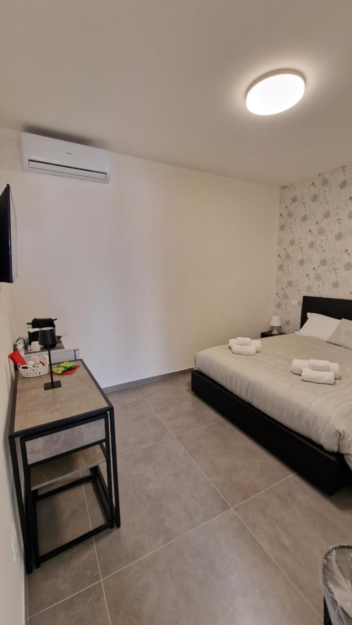 Raggio Di Sole 3 Hotel Бари Екстериор снимка